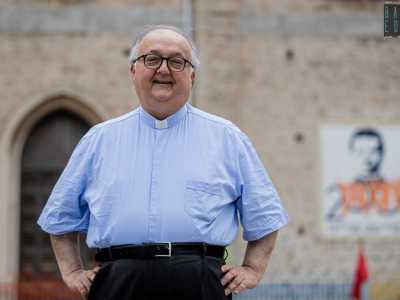 ...� il 61enne vicario Don Giuseppe Ruppi